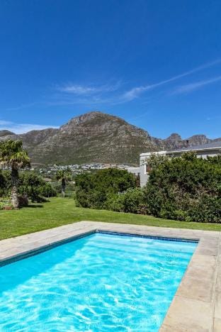 Bedroom Apartment - Beach Club Hotel in Cape Town