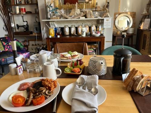 Kelston Guest House Hotel in Weymouth
