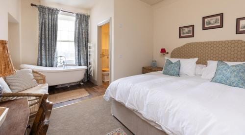 The Black Bull Hotel Hotel in England