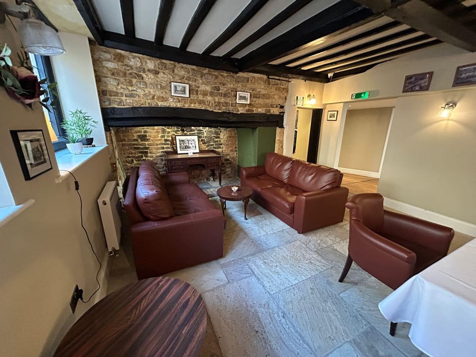 The Hind Hotel Hotel in Wellingborough