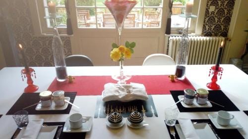 Manoir le Louis XXI Hotel in Hauts-de-France