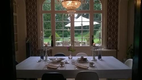 Manoir le Louis XXI Hotel in Hauts-de-France
