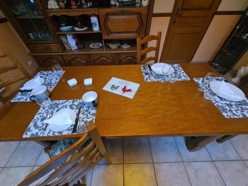 Gite et camping a la ferme avec espace detente - Profitez de la campagne du Berry - FR-1-591-558 Hotel in Centre-Val de Loire