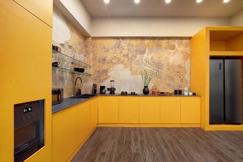 CANGGU BRAND NEW 6Bed VILLA! BEST LOCATION! A STEP-FREE Design Highlight for Families & Friends Hotel in North Kuta