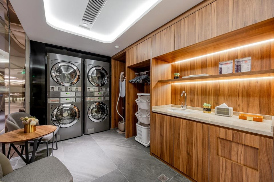 Home Inn Plus Hangzhou Xiasha Wenhai South Road Metro Station Hotel in Hangzhou