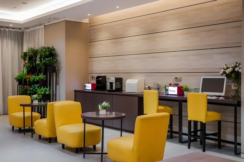 Home Inn Plus - Jiande Xin'anjiang Riverside Branch Hotel in Hangzhou