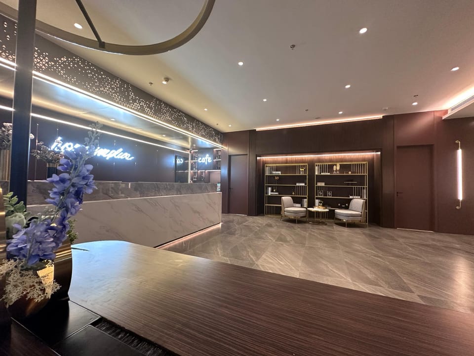 Home Inn Plus Hangzhou West Lake Lakeside Nanshan Road Hotel in Hangzhou