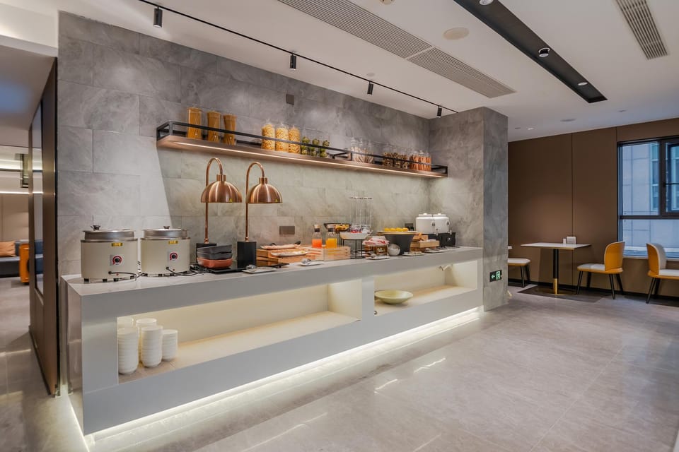 Home Inn Plus Hangzhou West Lake Yan'an Road Hotel in Hangzhou