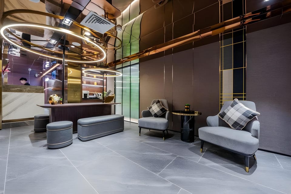 Home Inn Plus Hangzhou West Lake Lakeside Southern Song Imperial Street Hotel in Hangzhou