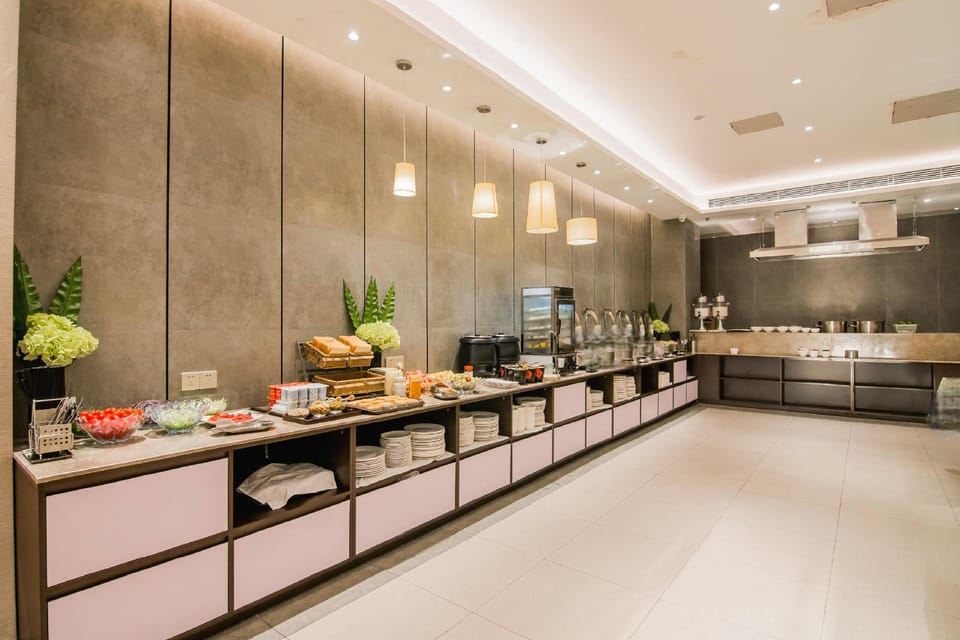 Home Inn Plus Hangzhou Zhuantang China Academy of Art Hotel in Hangzhou