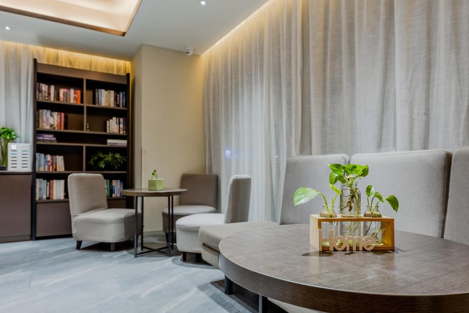 Home Inn Plus Hangzhou Zhuantang China Academy of Art Hotel in Hangzhou