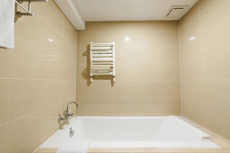 Yitel Beijing Shilihe Happy Valley Zhoujiazhuang Metro Station Hotel in Beijing