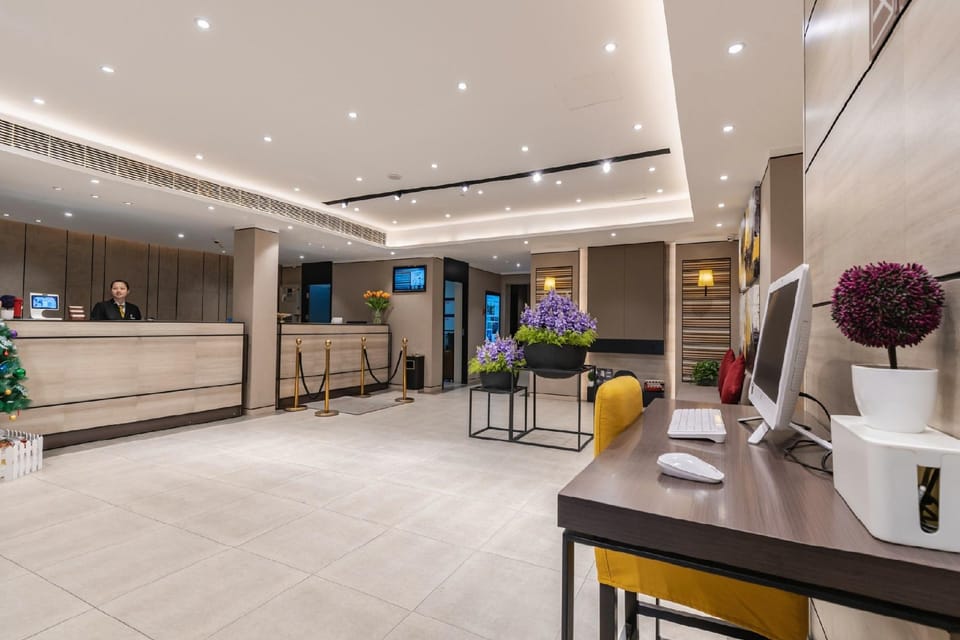 Home Inn Plus Hangzhou Wulinmen West Lake Cultural Plaza Hotel in Hangzhou
