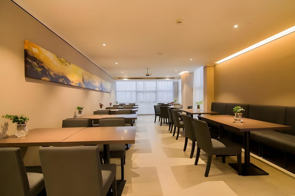Home Inn Plus Hangzhou West Bus Station Xixi Wetland Hotel in Hangzhou