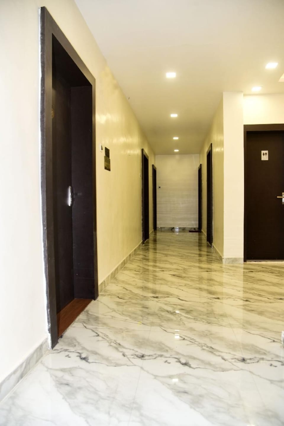 Goroomgo Shivalaya Gaya Hotel in India