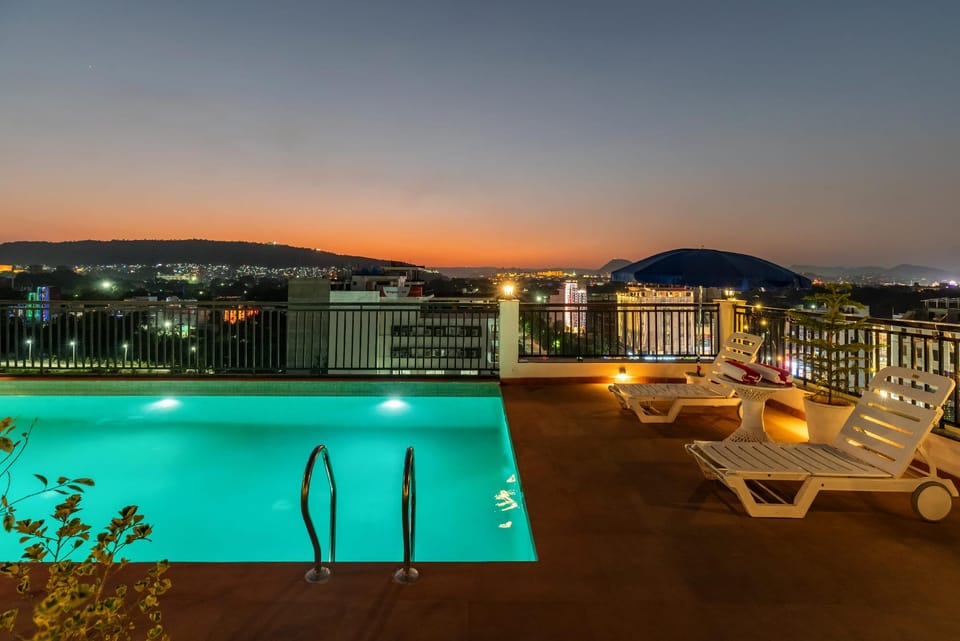 Hotel De Glance - Udaipuri Restaurant I Terrace Swimming pool I Banquet Hotel in Udaipur