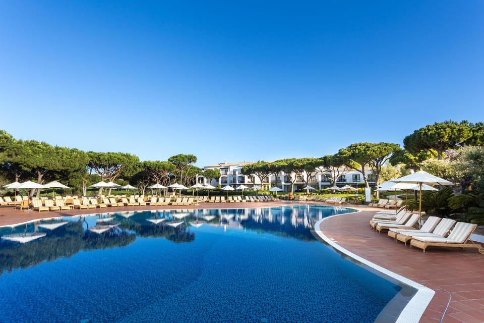 Pine Cliffs Suites Apartment hotel in Olhos de Água