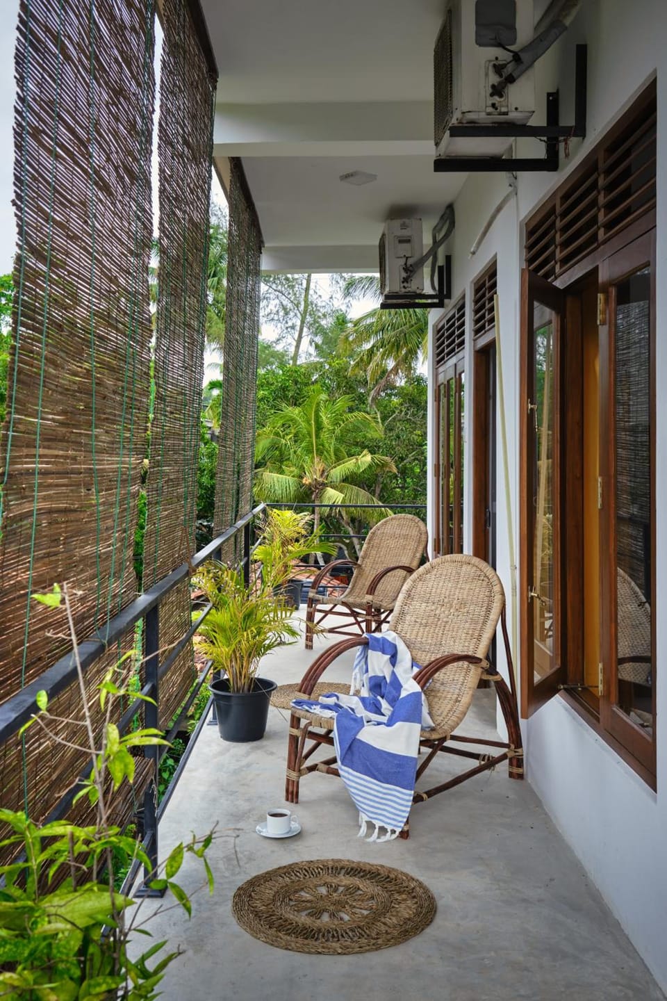 Friends Coliving Villa Resort in Kamburugamuwa