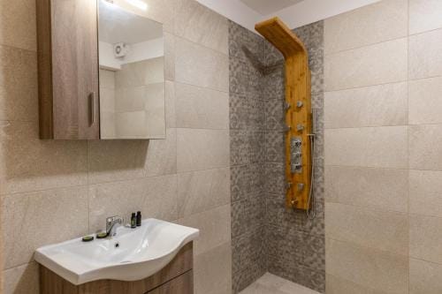 Uncle tam Hotel in Litochoro