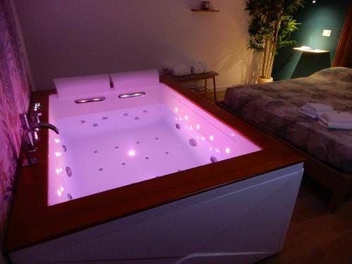Tropical Relax Suite Hotel in Tivoli