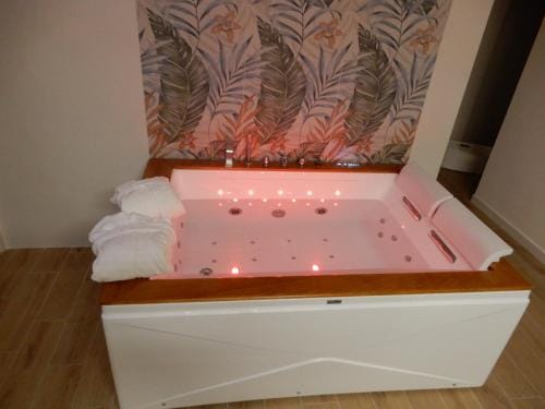 Tropical Relax Suite Hotel in Tivoli