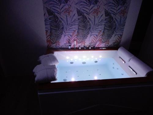 Tropical Relax Suite Hotel in Tivoli