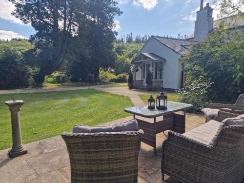 Glyn Isa Country House luxury self catering accommodation Hotel in Wales
