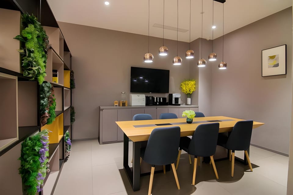 Home Inn Style Golden Nanjing Jiangning Wanda Plaza Dongshan Metro Station Hotel in Nanjing