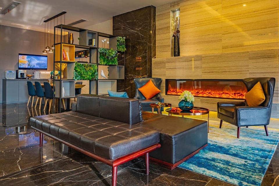 Home Inn Style Golden Nanjing Jiangning Longhu Tianjie Zhushan Road Metro Station Hotel in Nanjing