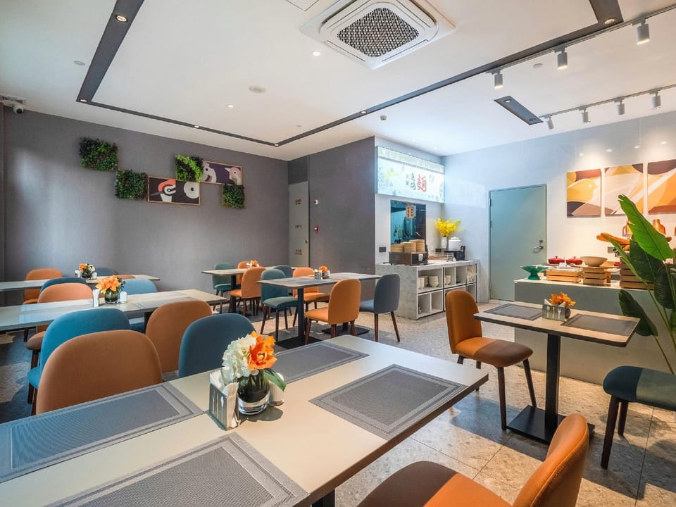 Home Inn Style Golden Guangzhou Tianhe Dongpu Science City Zhuji Hotel in Guangzhou