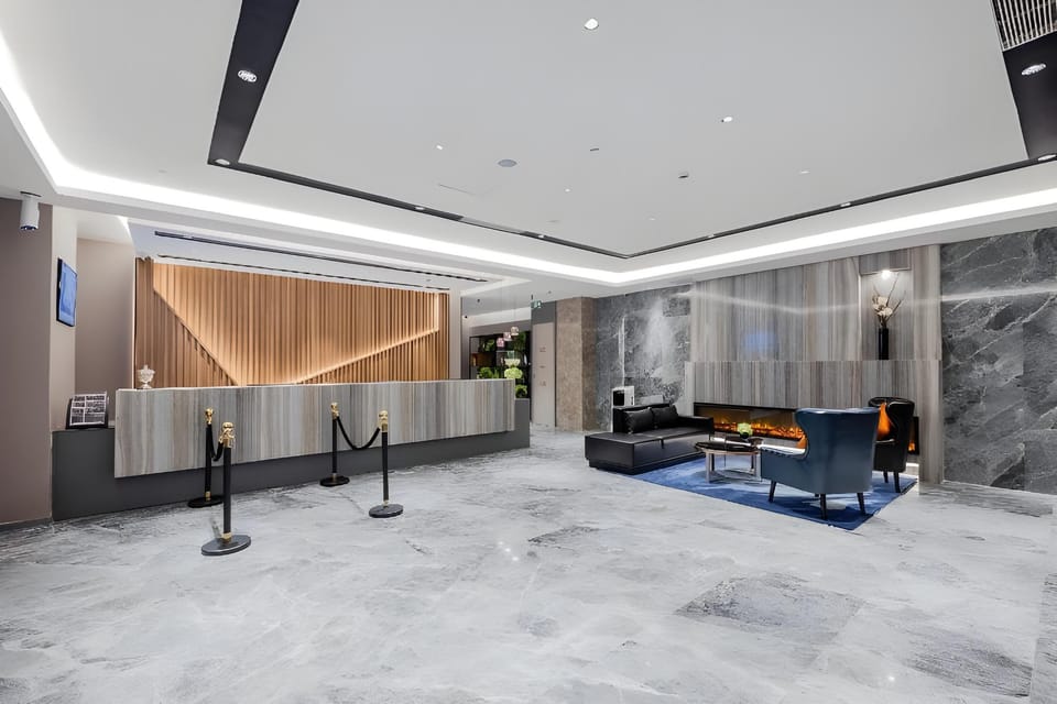 Home Inn Style Golden Nanjing Baijiahu Xiaolongwan Metro Station Hotel in Nanjing