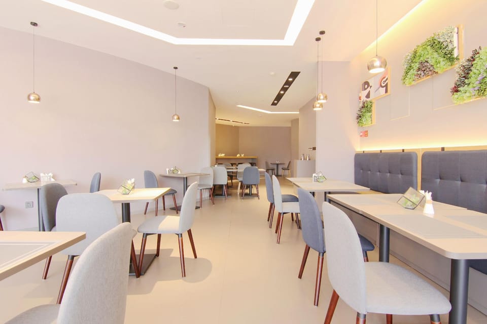 Home Inn Style Golden Chongqing Jiefangbei Hongyadong Pedestrian Street Hotel in China
