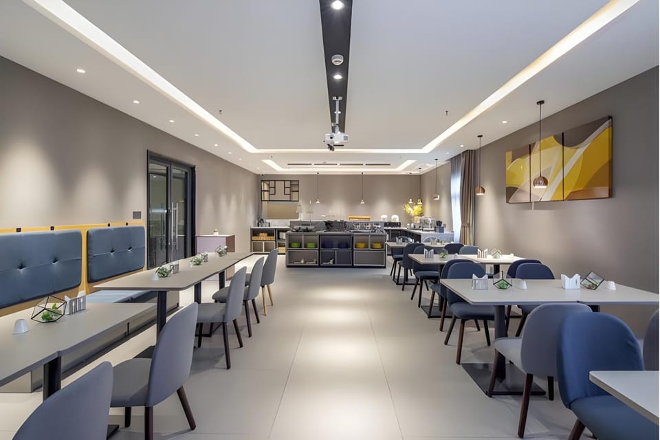 Home Inn Style Golden Nanjing Qiaobei Hongyang Plaza Liuzhou East Road Metro Station Hotel in Nanjing