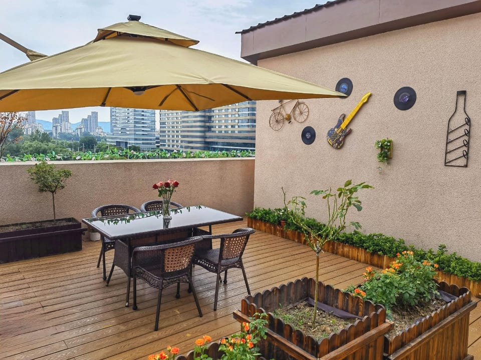 Home Inn Style Golden Nanjing Qiaobei Hongyang Plaza Liuzhou East Road Metro Station Hotel in Nanjing