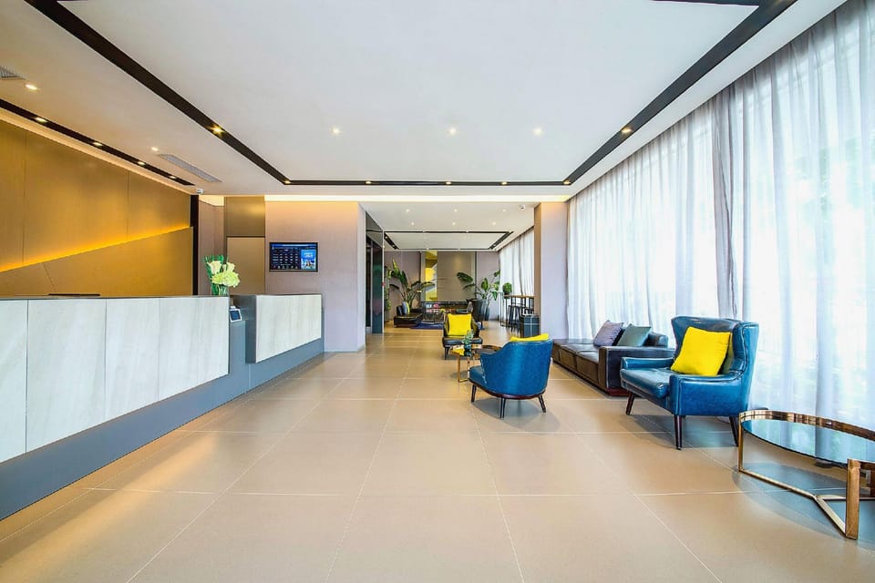 Home Inn Style Golden Chengdu Kuanzhai Alley People's Park Metro Station Hotel in Chengdu