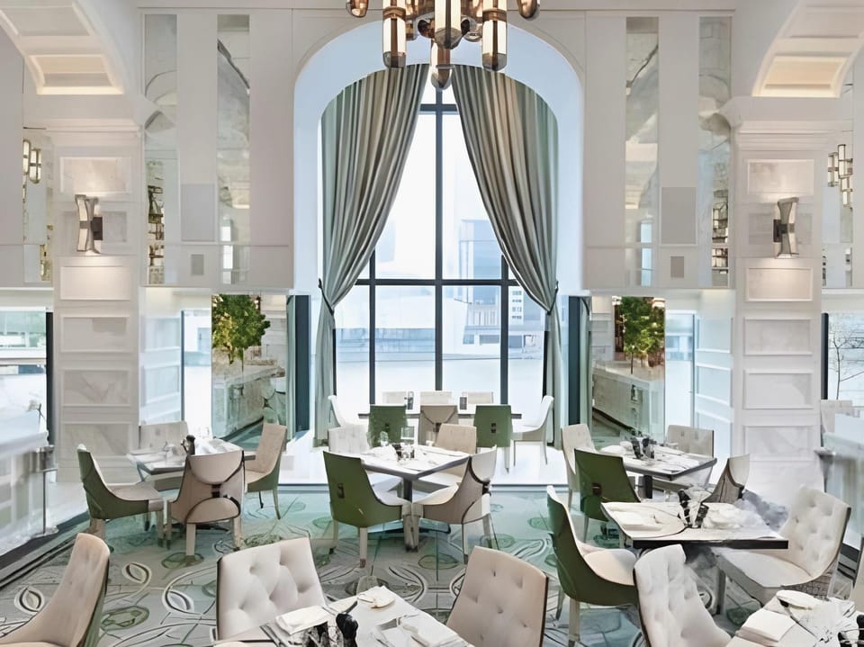 Crown Promenade Melbourne Hotel in Southbank