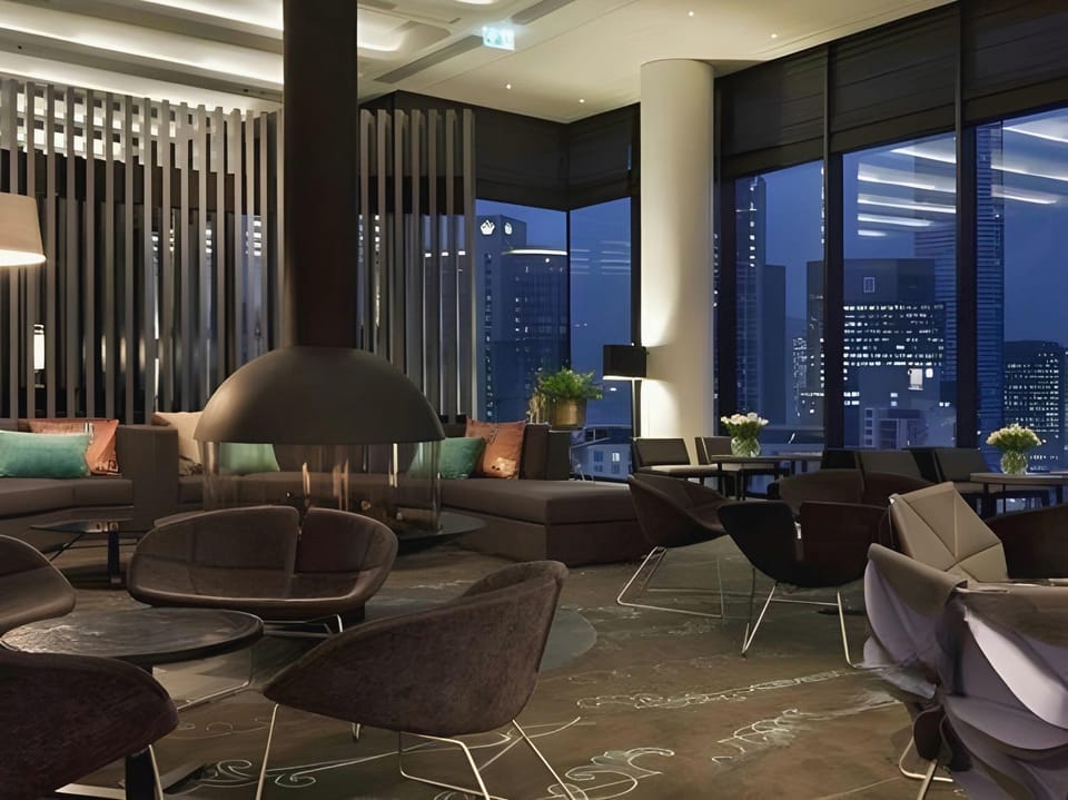 Crown Promenade Melbourne Hotel in Southbank