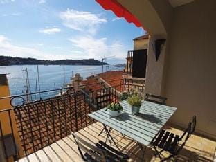 Old Town Apartment with Sea Views   A C Hotel in Villefranche-sur-Mer