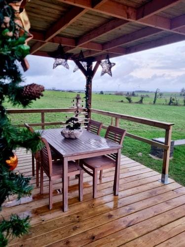 Tiny housse serenity avec jacuzzi Lodge in Wallonia, Belgium