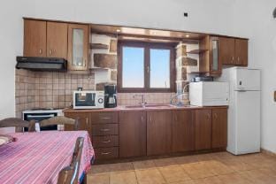 Countryside Apartment 2 with Shared Swimming Pool Hotel in Crete