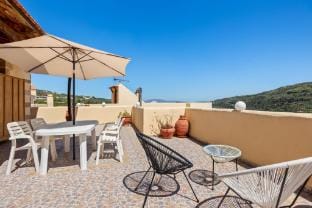 Countryside Apartment 2 with Shared Swimming Pool Hotel in Crete
