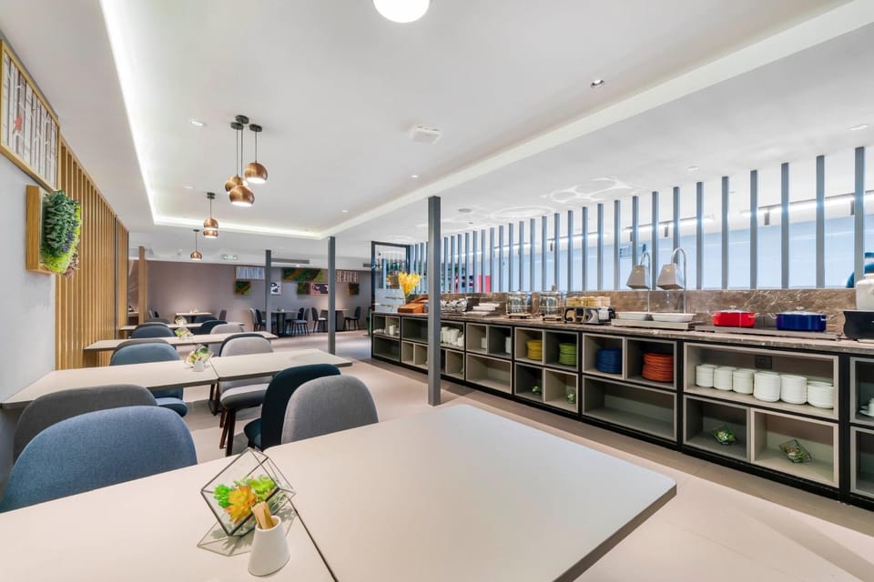 Home Inn Selected Hangzhou East Railway Station West Square Xinfeng Road Hotel in Hangzhou