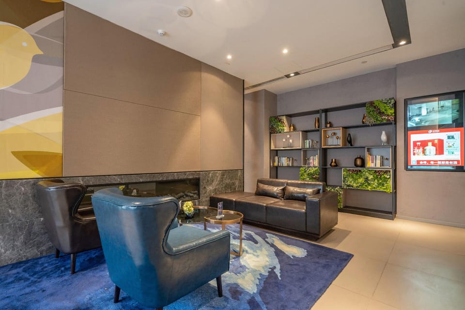Home Inn Selected Hangzhou West Lake Lakeside Broken Bridge Hotel in Hangzhou