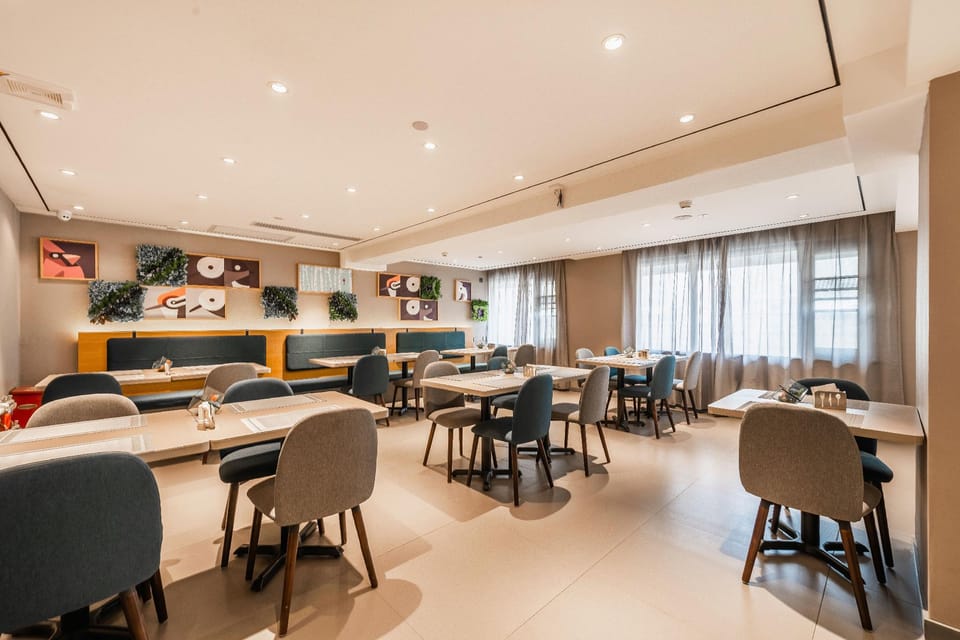Home Inn Selected Xi'an High-tech Zone Dazhai Road Yanpingmen Metro Station Hotel in Xian