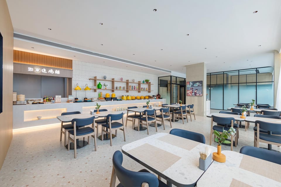 Home Inn Qingdao Heilongjiang North Road Chengzhongcheng Fenggang Road Metro Station Hotel in Qingdao