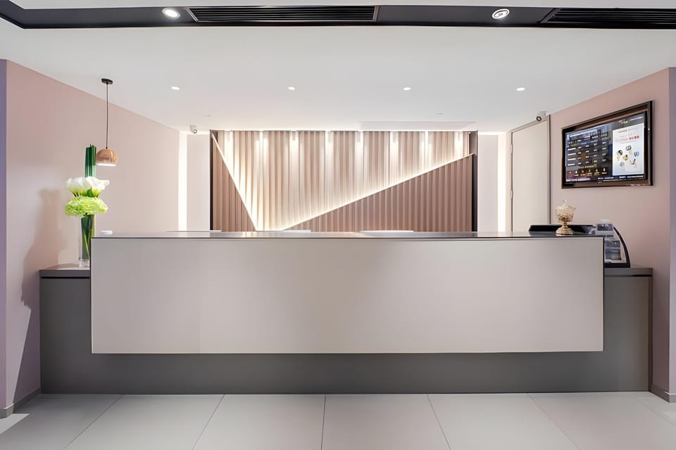 Home Inn Selected Hangzhou West Lake Hubin Road Wanghu Hotel in Hangzhou