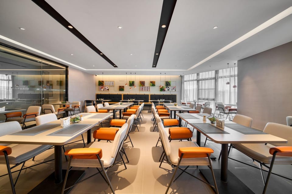 Home Inn Selected Hangzhou Qiantang River Songcheng Hotel in Hangzhou