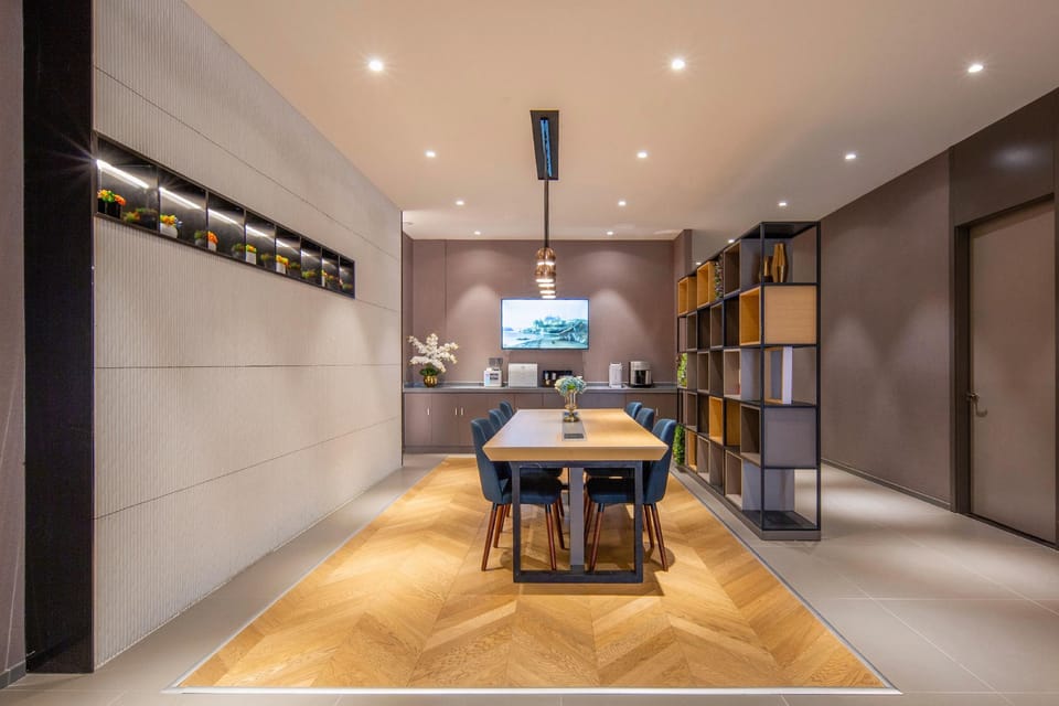 Home Inn Selected Qingdao May Fourth Square MixC Hotel in Qingdao
