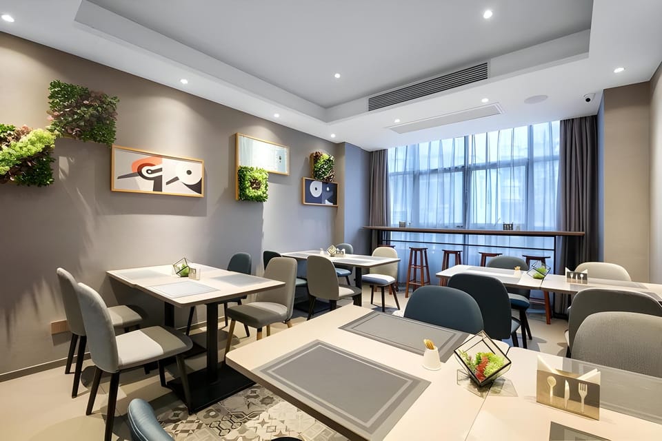 Home Inn Selected Hangzhou West Lake Wulin Square Center Hotel in Hangzhou