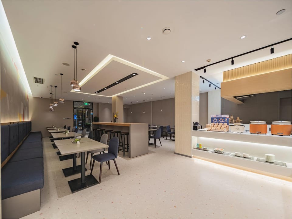 Home Inn Selected Xi'an Zhonglou Metro Station Hotel in Xian